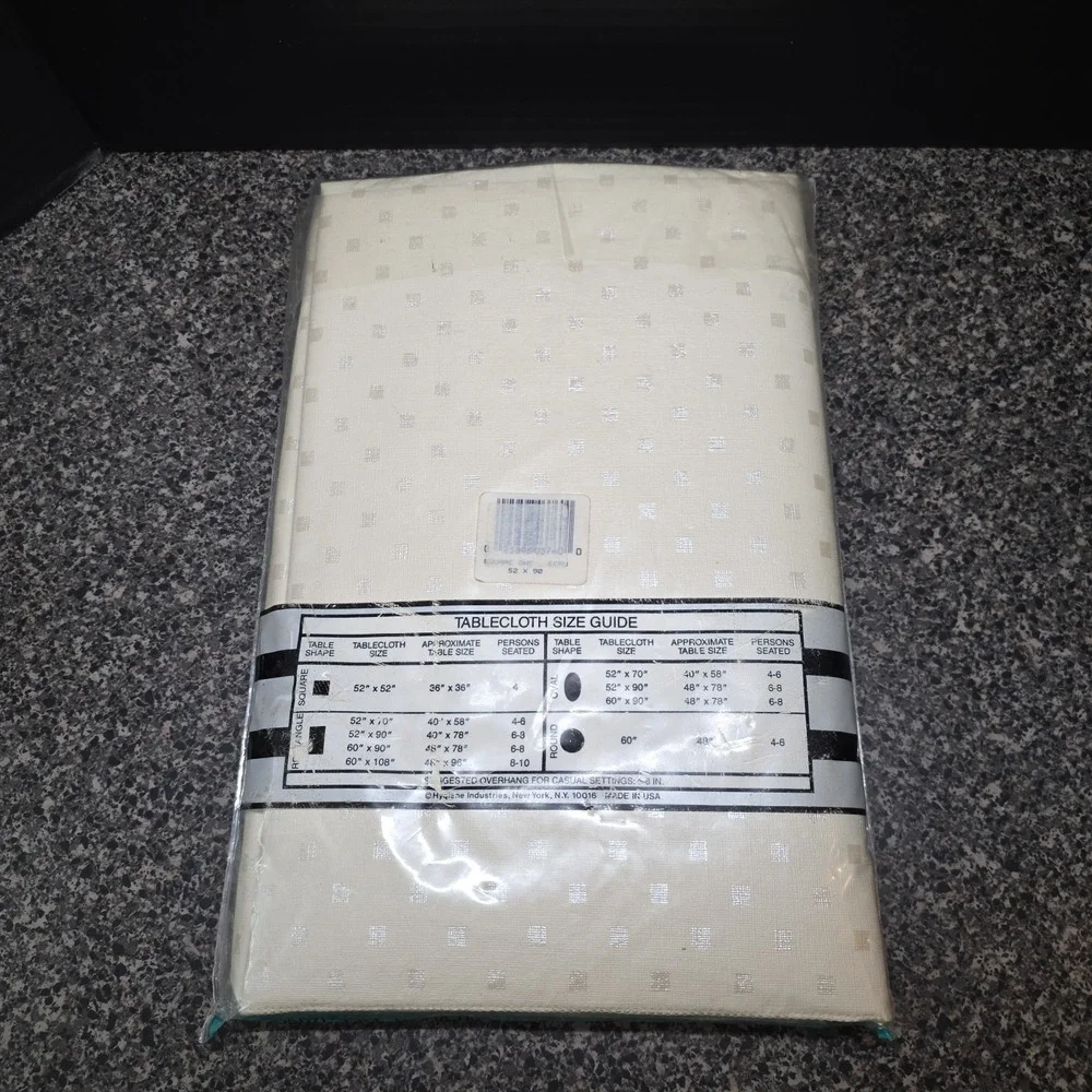 Vintage NOS The Great American Tablecloth Co Vinyl Flannel Back Tablecloth 52x90